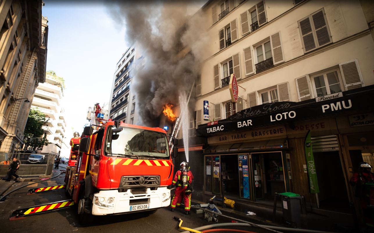 violent incen­die d’im­meuble Paris XVI