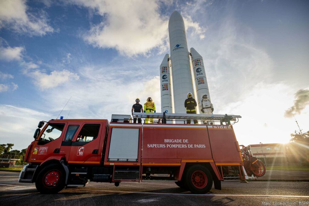 Sapeurs-pompiers en détachement à Kourou sur le site de lancement de fusée