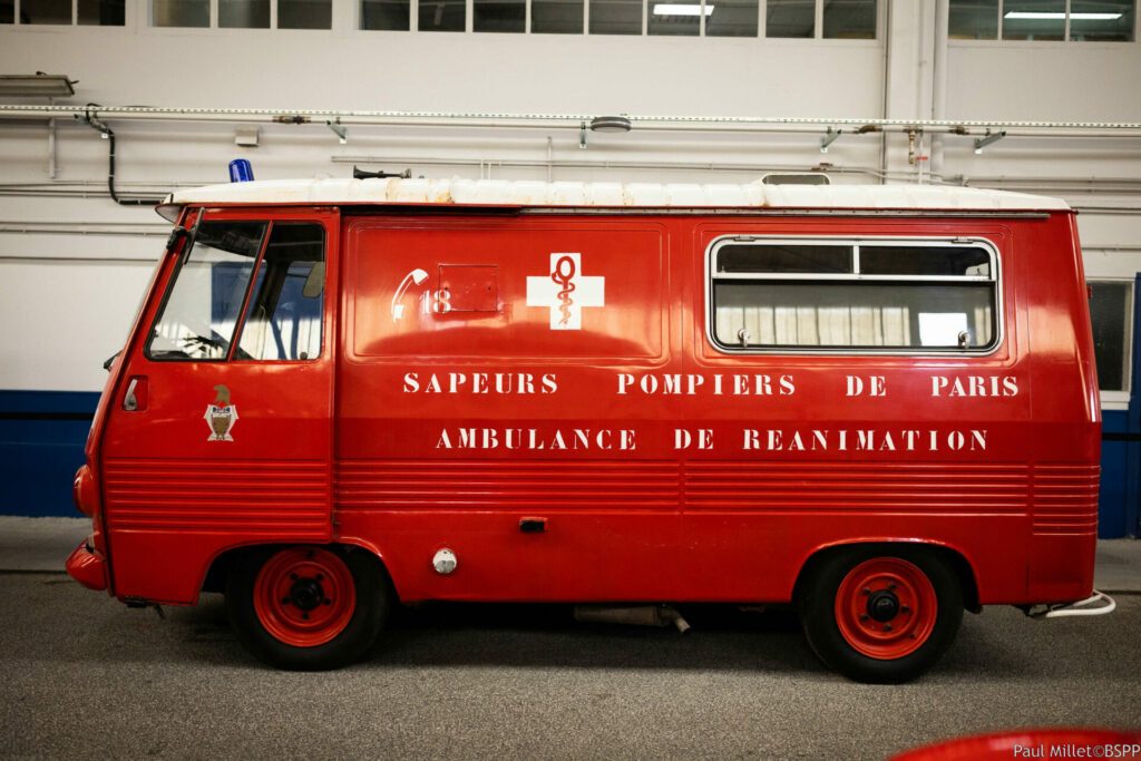 Ambulance de Réanimation 1 qui inspira les SMUR actuellement et le fonctionnement du SAMU