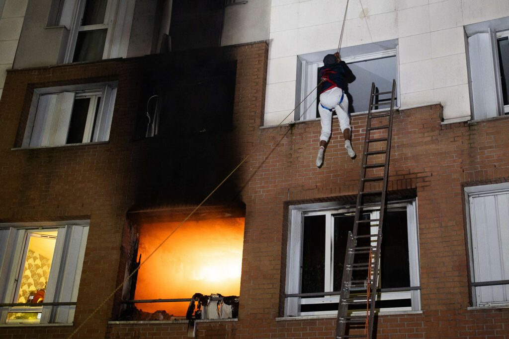 Sauvetage sur un feu d'appartement à Gennevilliers